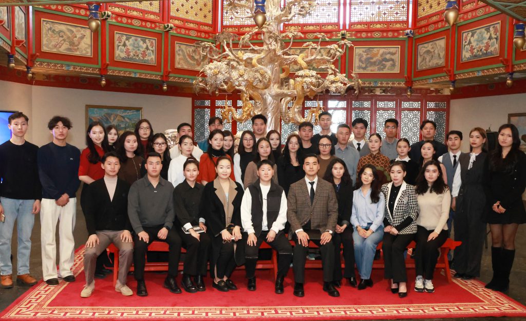 “НЭЭЛТТЭЙ ПАРЛАМЕНТ-2026” ХӨТӨЛБӨРИЙН ОЮУТАН ЗАЛУУС СОЁЛ, СПОРТ, АЯЛАЛ ЖУУЛЧЛАЛ, ЗАЛУУЧУУДЫН САЛБАРЫН БОДЛОГОТОЙ ТАНИЛЦЛАА